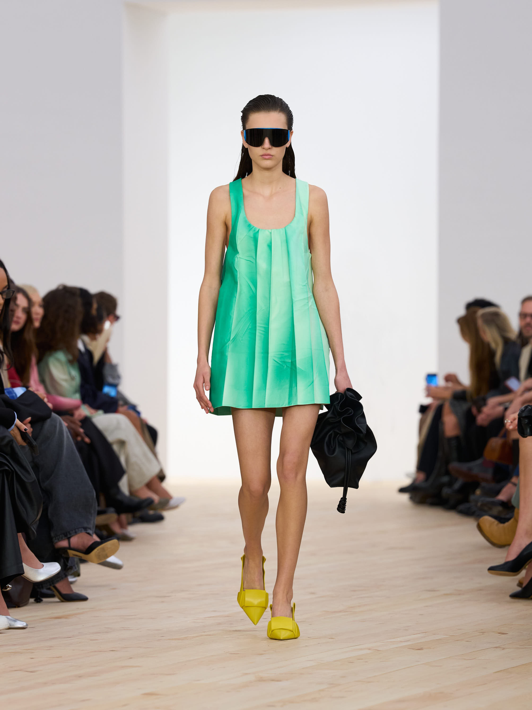 LOEWE Women's Runway Show Look Review - SS26 - LOEWE